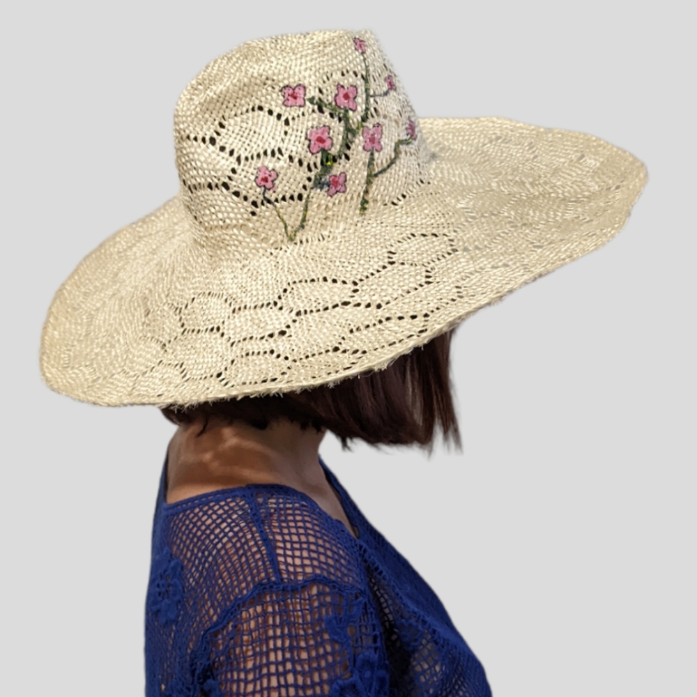 WYETH • ANTHROPOLOG Crochet Style Wide Brim Floppy Hand Painted Straw Hat ~ NWT